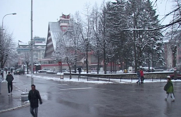 Процедура закочила исплату мајкама са троје и више деце