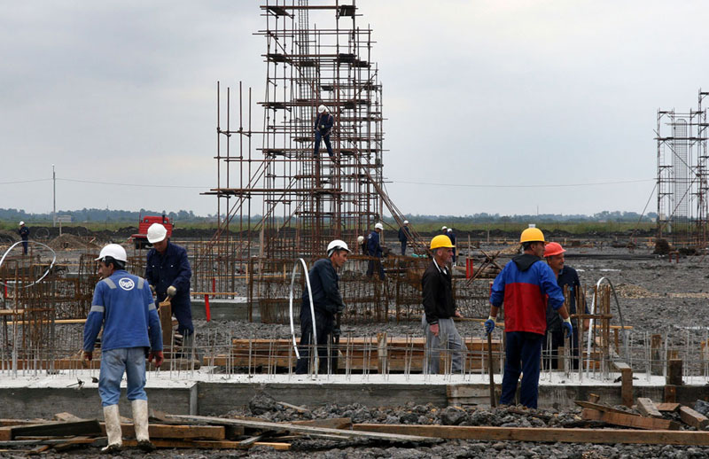 Зидање по минусу, фушерај у најави