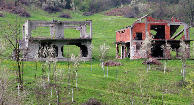 Умиру чекајући правду