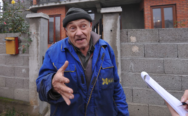 Сређују куће и чекају папире!