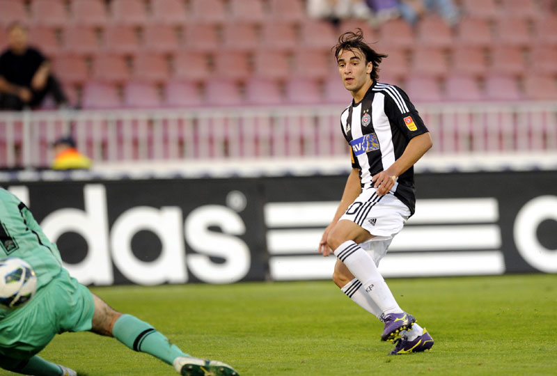 Продаја Шапоњића само једна у низу сличних за последњих десет година: Девет тинејџера 36.500.000 евра