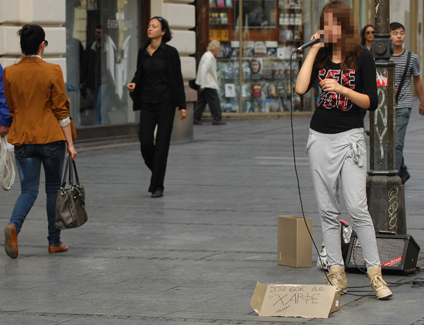 Девојчица и харфа велика су превара!