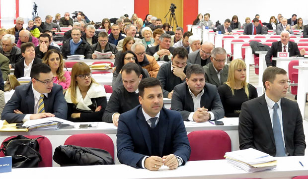 Петровићу се измиче владајућа коалиција