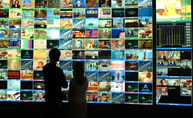 Живот испред ТВ