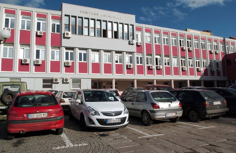 Ђаци и породиље без помоћи