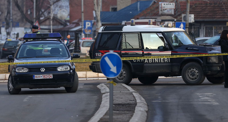 Полиција: Није било експлозива у остављеном коферу у Косовској Митровици