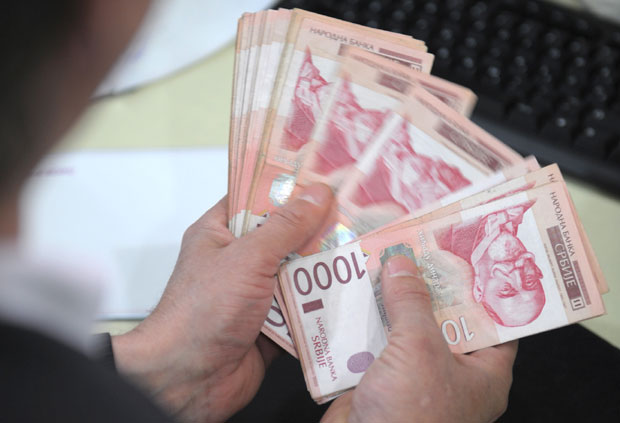 Просечна нето плата у децембру била 51.485 динара