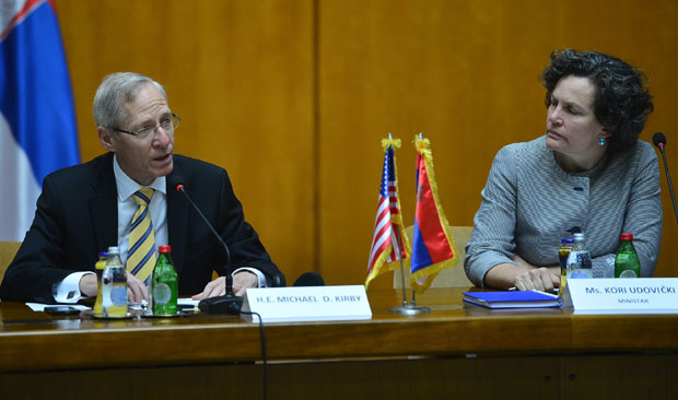 Удовички и Кирби: Србији поребна реформа јавне управе