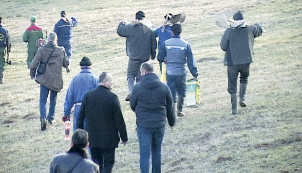 Пронађене кости три убијене бебе, притвор баби и тројици мушкараца!