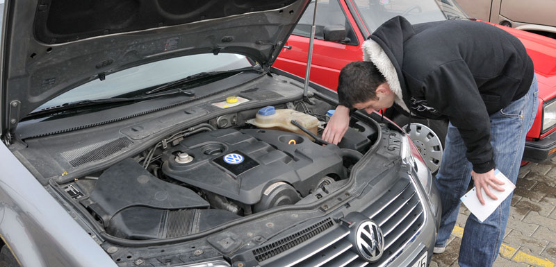 Ухапшени због превара: Супружници продавали непостојећа возила!