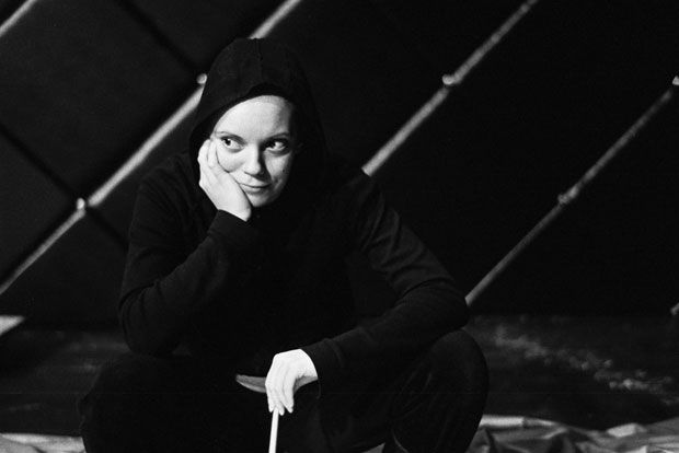 Хамлета игра жена