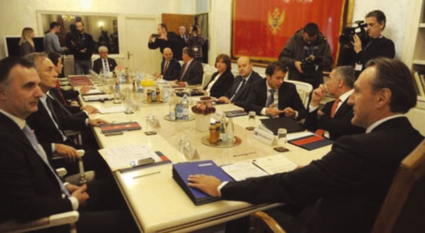 На столу Милова понуда