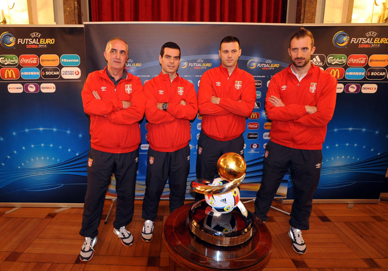 Футсал правила: Клизећи забрањен, лопта са тегом