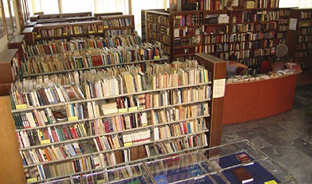 Чачак: Чекање у реду за бесплатан упис у библиотеку