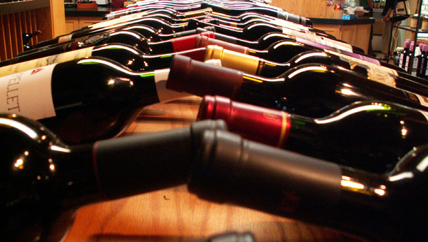 Заплењено 9.000 боца лажног Моета