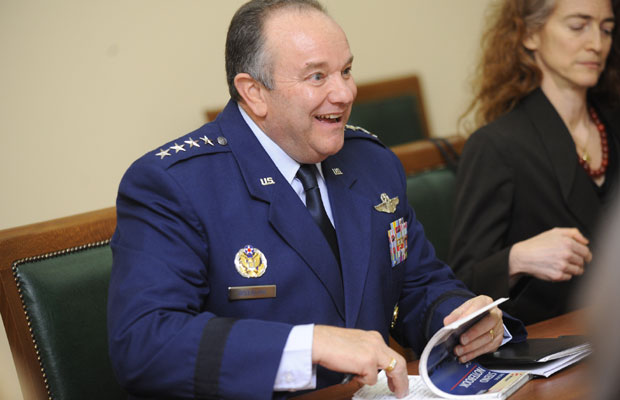 Бридлоу: НАТО ће смањити број војника на Косову само кад то дозволе безбедносни услови