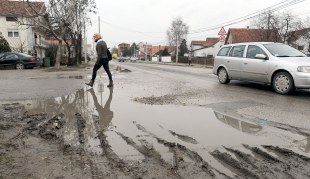 На њиви никло насеље од чак 26.000 људи?!