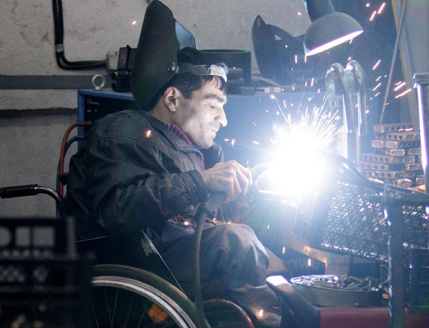 Ко запосли инвалиде, држава му враћа новац
