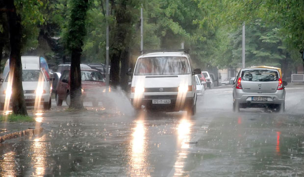 Олујно невреме погодило Бањалуку 