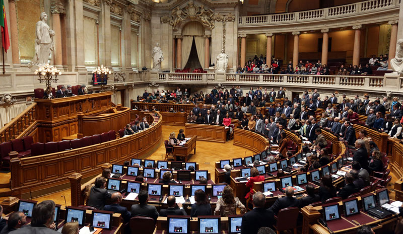 Португал: Посланици поништили вето, дозволиће геј паровима усвајање деце