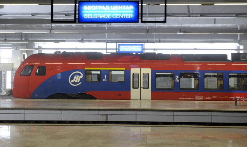 Југа на пругама