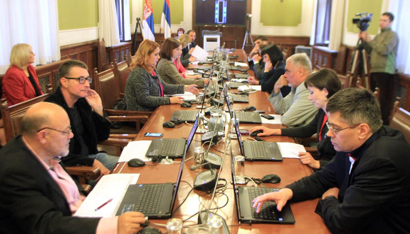 Премијер тражи да остану националне пензије