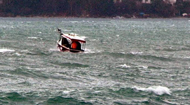 ХН: Спасена два рибара