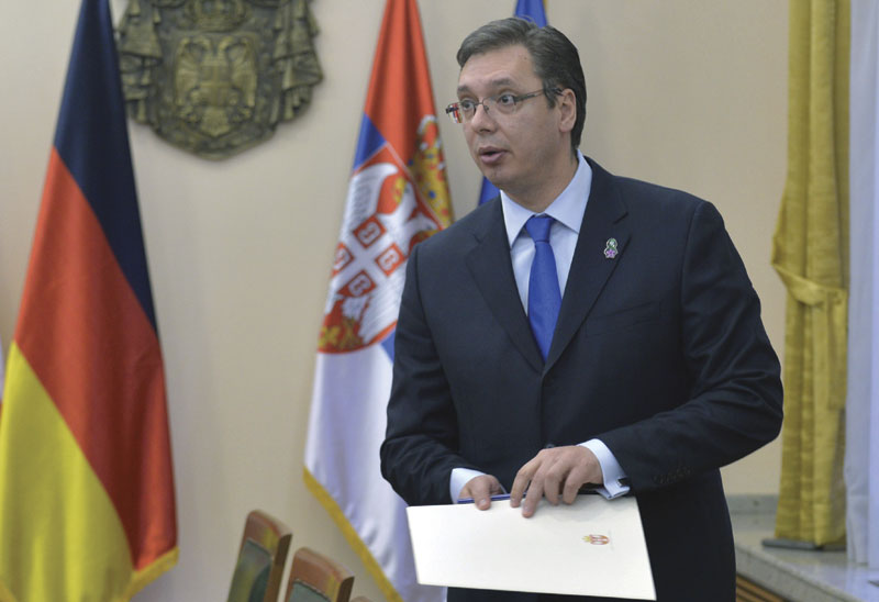 Вучић пише протест Хагу