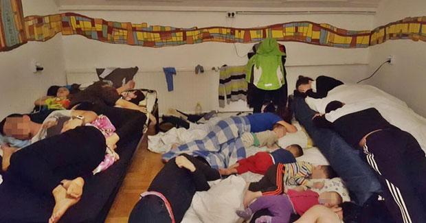 Заробљено и седам беба - азиланата