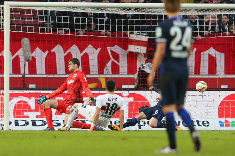 Бундеслига: Костић стрелац у победи Штутгарта, Дортмунд сигуран