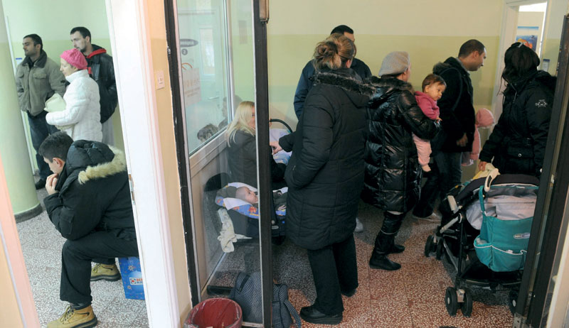 Родитељима 100 одсто накнаде за боловање због неге детета