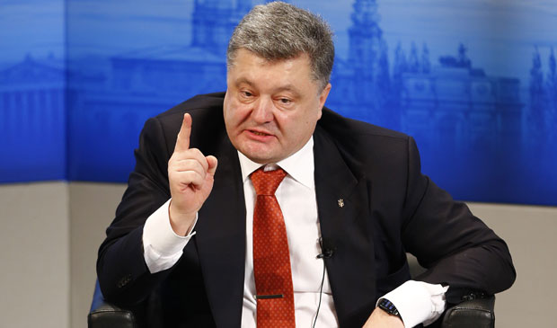 Порошенко тражи оставку премијера и тужиоца