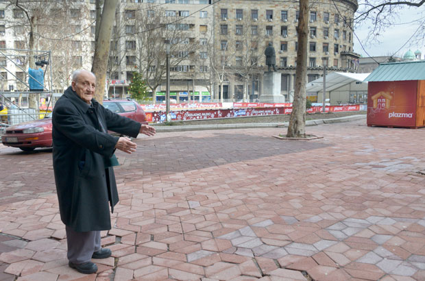 Београдске приче: Колевка заљуљана на Тргу Николе Пашића