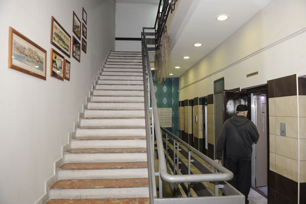 Солитер са биоскопом и библиотеком