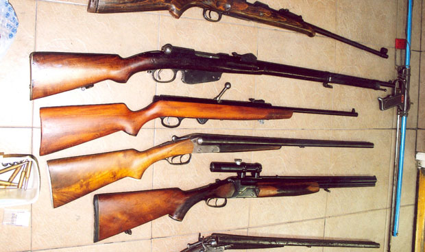 Арсенал оружја заплењен код Дечана