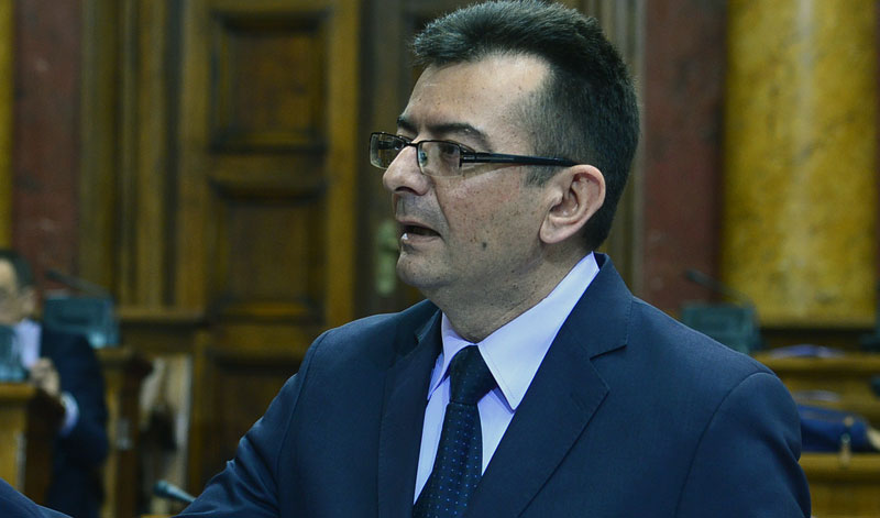 Шпијунка: Чувао га Веља