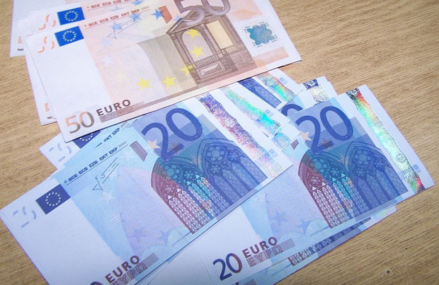 Цариници запленили фалсификованe евре