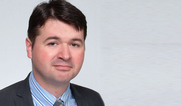 Др Владан Петров: Председник и примена Устава