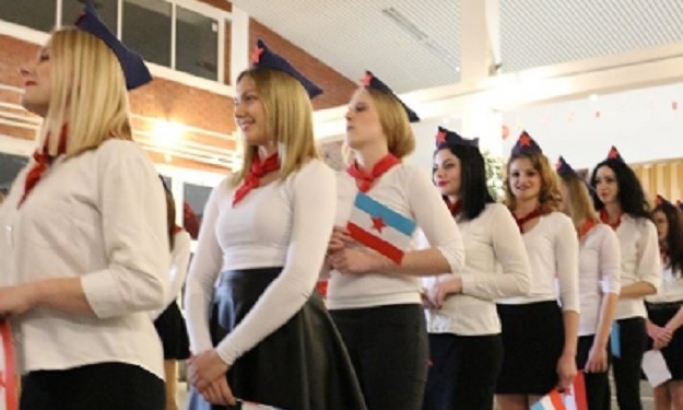 Ученицима у Пакрацу пријаве због маскирања у Тита и пионире