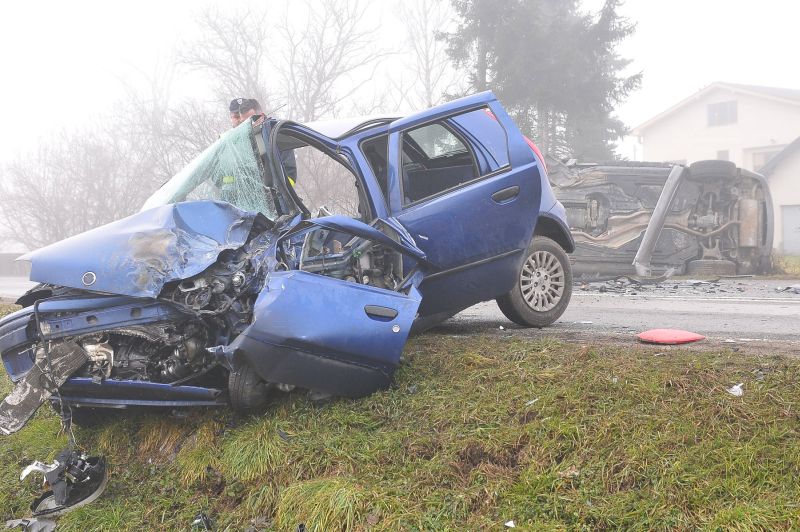 Погинуо возач пунта