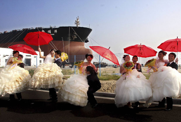 Свадбе и сахране по упутству партије