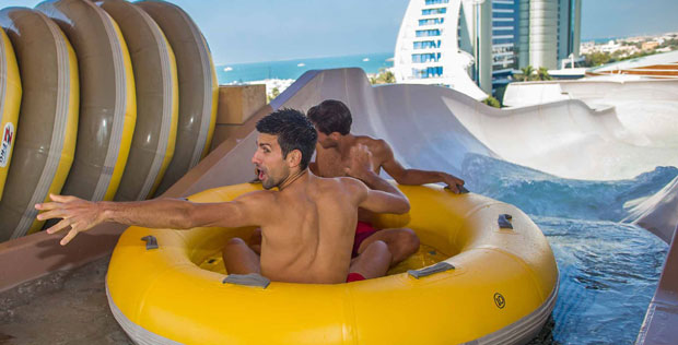 Новак из аква-парка креће по брод