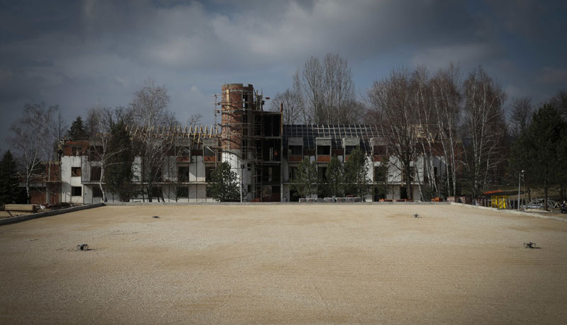 Тео учи наследнике