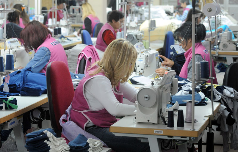 Ко је помрсио конце српским текстилцима