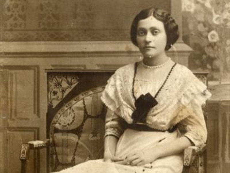 Смиља Ђаковић: Необична Госпођица Иве Андрића