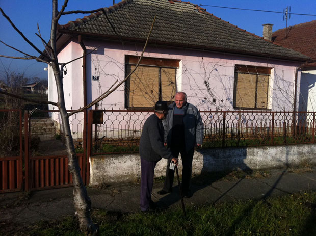 Ножем избо сестру