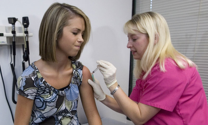 У Србију стиже 2.000 бесплатних вакцина против ХПВ-а, изазивача рака грлића материце