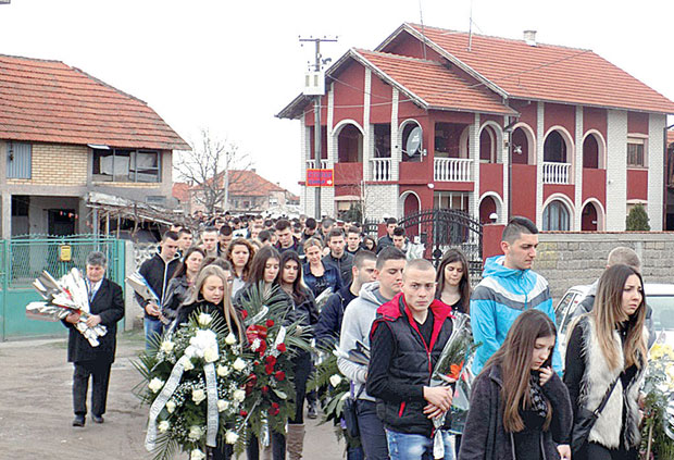 Жалост у Мрштану: Шутирао на кош па пао мртав