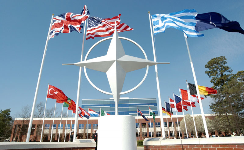 НАТО поделио Босну