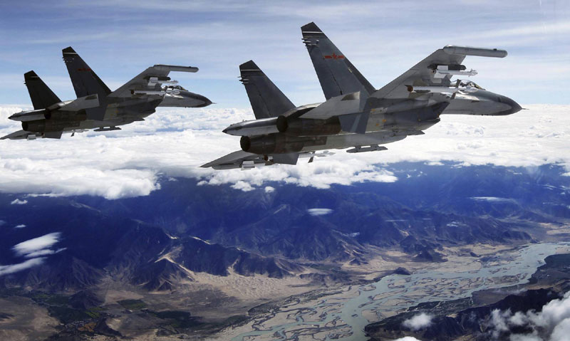 Кинези послали авионе на спорно острво, расту тензије између САД и Кине